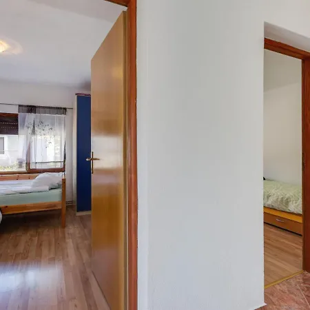 Apartment Complacent In With A Mountain View Gracac (Zadar)