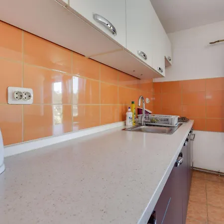 Apartment Complacent In With A Mountain View