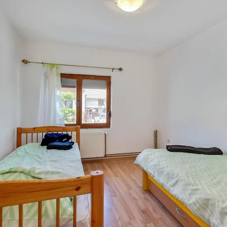 Complacent In With A Mountain View Apartment *
